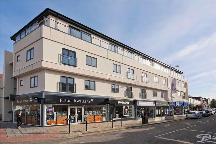 1 Bedroom Flat To Rent In Church Street, Walton-On-Thames, Surrey, KT12