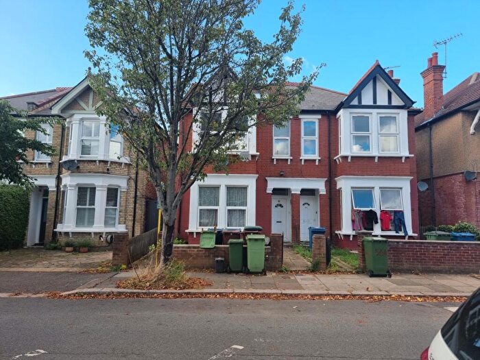 Studio To Rent In Cunningham Park, HA1