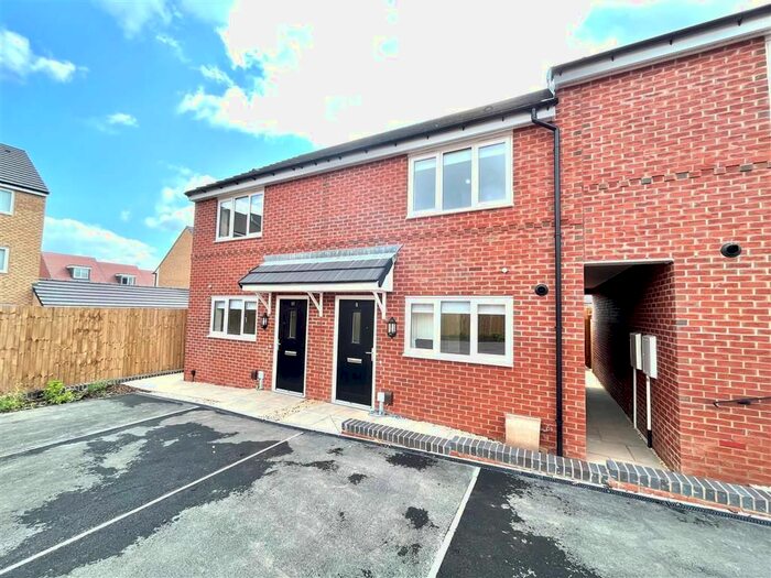 2 Bedroom Property To Rent In Adel Drive, Gedling, Nottingham, NG4