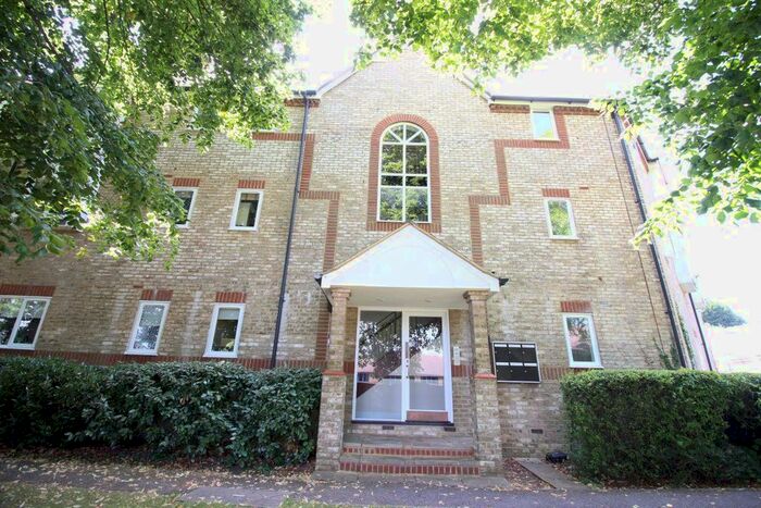 1 Bedroom Flat To Rent In Norbury Avenue, The Reeds, Watford WD24