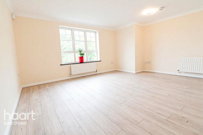 2 Bedroom Apartment To Rent In Greenhaven Drive, London, SE28