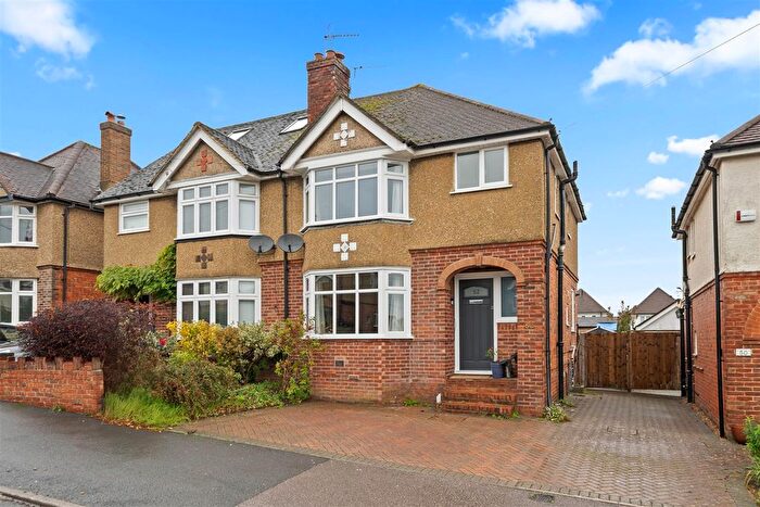 3 Bedroom Property For Sale In Byrefield Road, Guildford, GU2