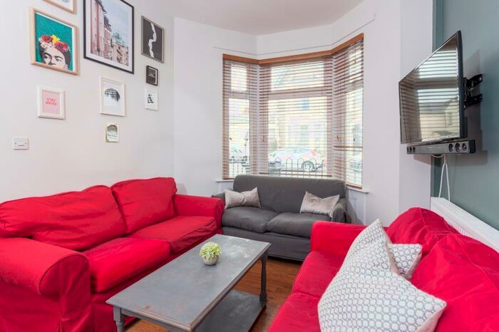 7 Bedroom Terraced House To Rent In Malefant Street, Cardiff, CF24