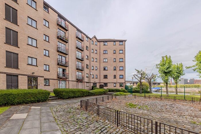 2 Bedroom Flat For Sale In Riverview Place, Glasgow, G5