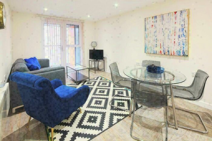 2 Bedroom Apartment To Rent In Queensway, Southampton, Hampshire, SO14