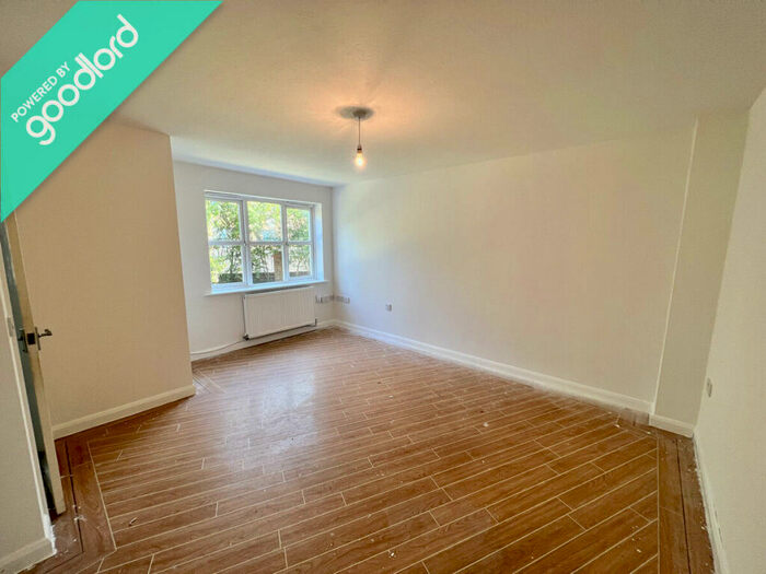 3 Bedroom Semi-Detached House To Rent In Limeside Road, Oldham, OL8