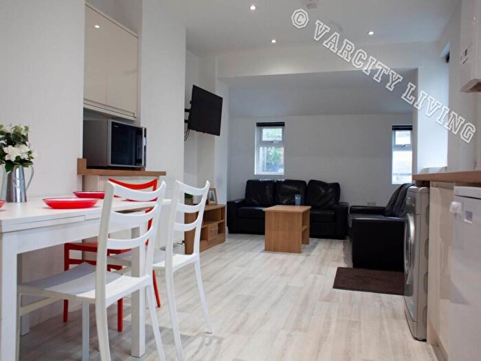 6 Bedroom House To Rent In Deiniol Road, Bangor, LL57