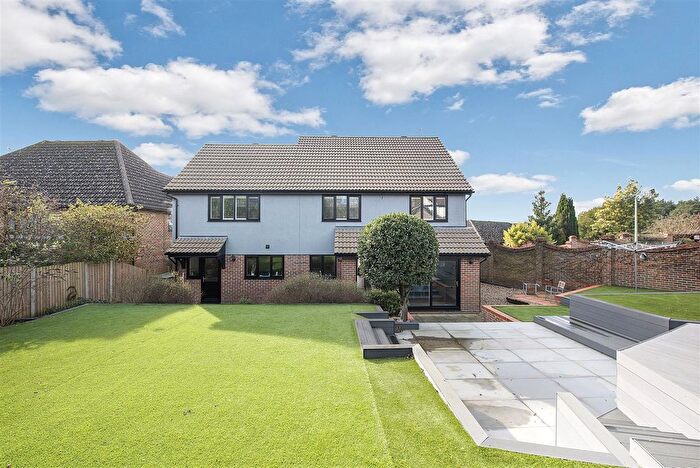 5 Bedroom Detached House For Sale In The Acorns, Thurston, IP31