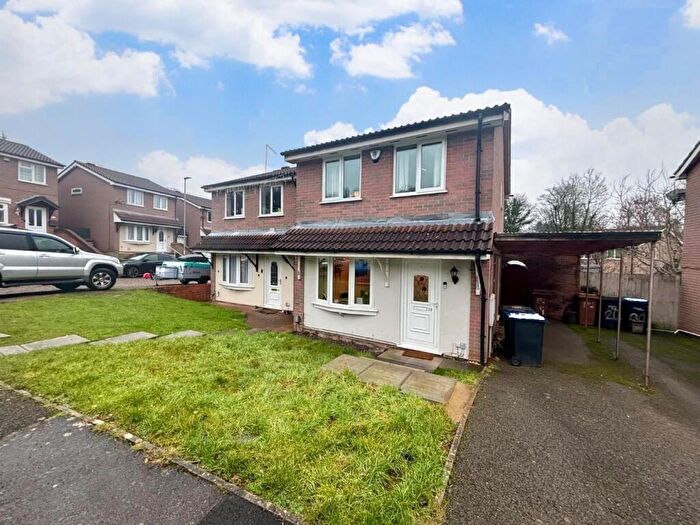 3 Bedroom Detached House For Sale In East Bank, Thorplands Brook, Northampton, NN3