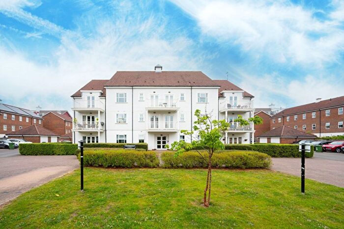 2 Bedroom Flat To Rent In Beaumont Drive, Worcester Park, KT4