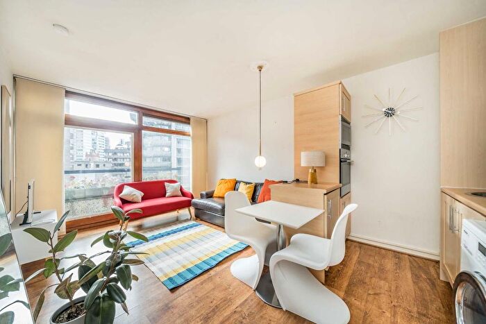 1 Bedroom Flat For Sale In Barbican, London, EC2Y