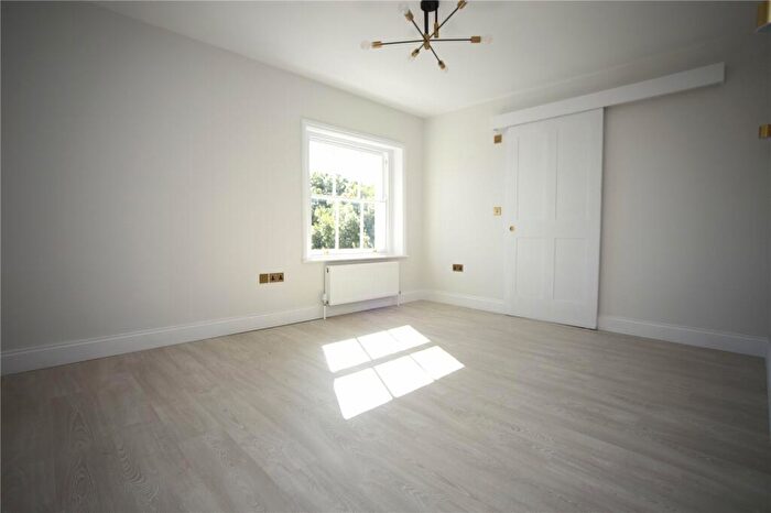 2 Bedroom Apartment To Rent In Hillcourt Road, Cheltenham, Gloucestershire, GL52