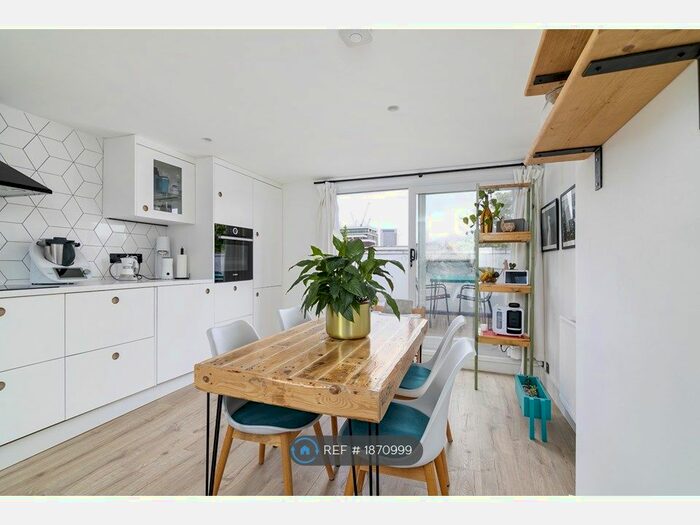 2 Bedroom Flat To Rent In Caledonian Road, London, N1