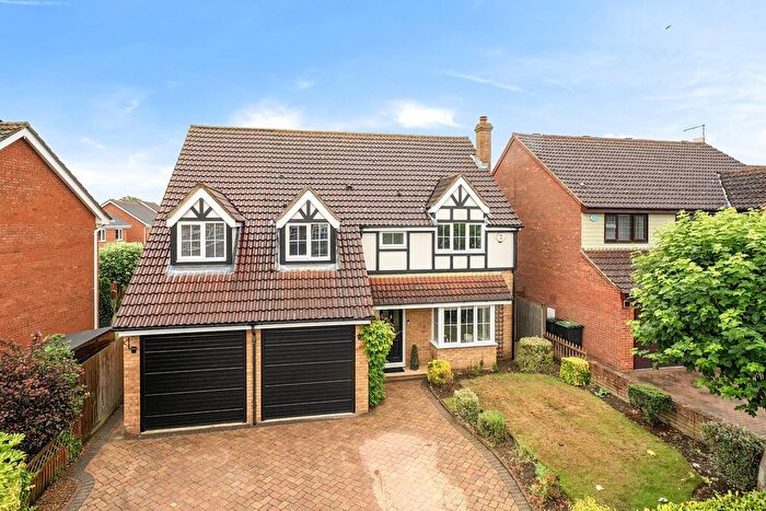 5 Bedroom Detached House For Sale In Purcell Way, Shefford, SG17