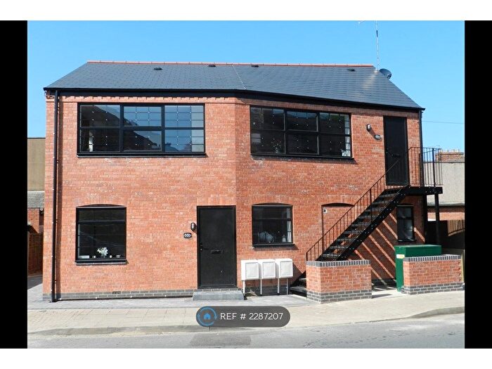 2 Bedroom Flat To Rent In Old Chapelfields, Coventry, CV5