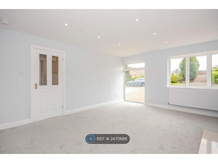 2 Bedroom Bungalow To Rent In Riber Close, Inkersall, Chesterfield, S43