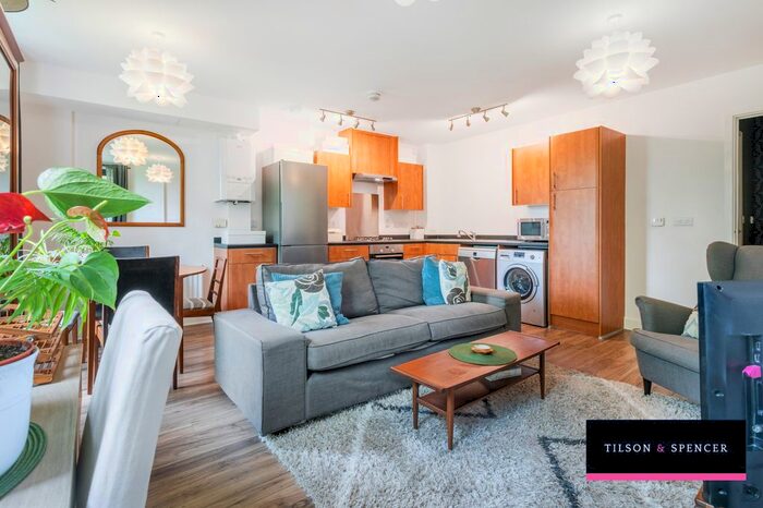1 Bedroom Flat For Sale In Isobel Place, Seven Sisters, London, N15