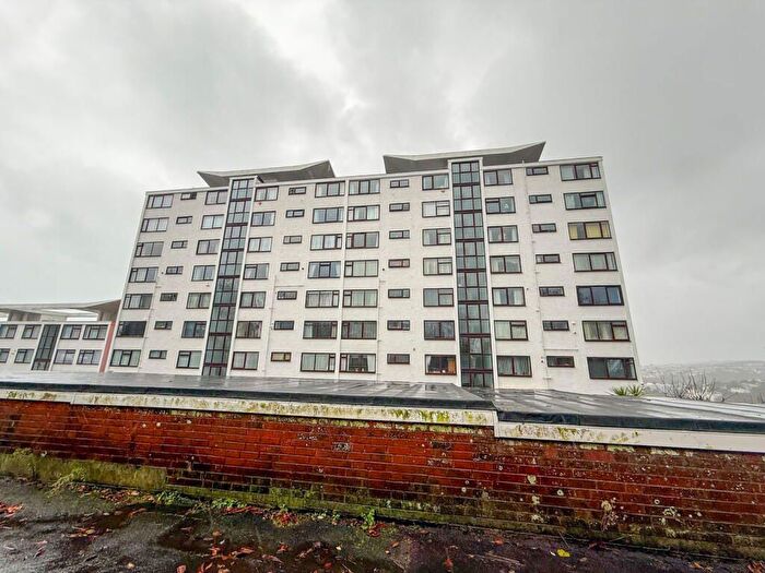 2 Bedroom Flat For Sale In St. Lukes Road South, Torquay, TQ2