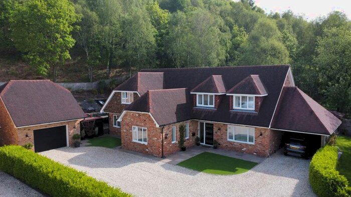 4 Bedroom Detached House For Sale In Ty Saer, Cardiff Road, Edwardsville, Treharris, CF46