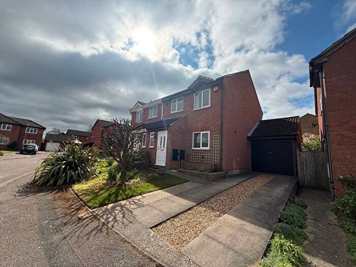 3 Bedroom Semi Detached House To Rent In Medway Close, Flitwick, MK45