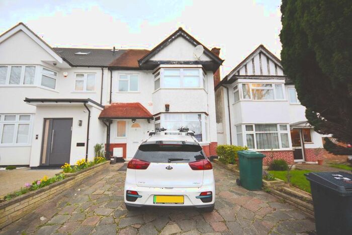 4 Bedroom Semi-Detached House To Rent In Holmfield Avenue, London, NW4