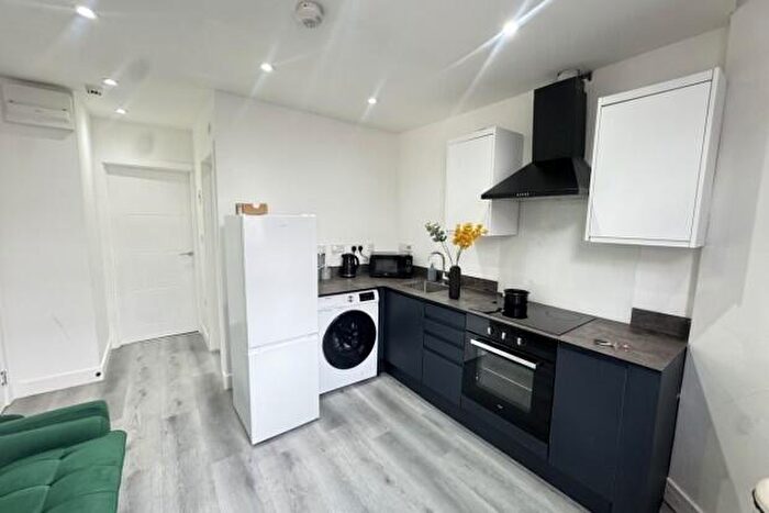 1 Bedroom Flat To Rent In Corporation Road Cardiff, CF11