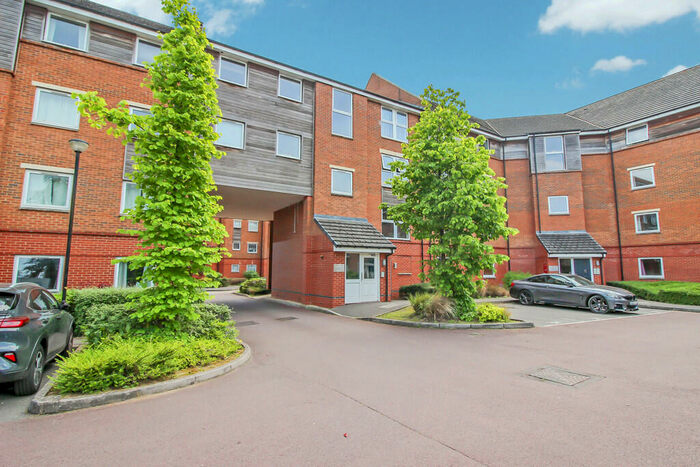 1 Bedroom Apartment To Rent In Celsus Grove, Old Town, Swindon, SN1