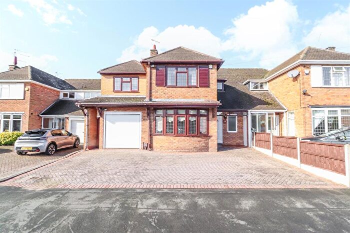 5 Bedroom Detached House To Rent In Maidavale Crescent, Styvechale, Coventry, CV3