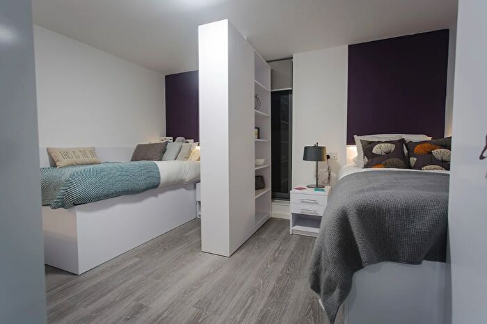 1 Bedroom Studio To Rent In Popes Lane, Ealing, London, W5