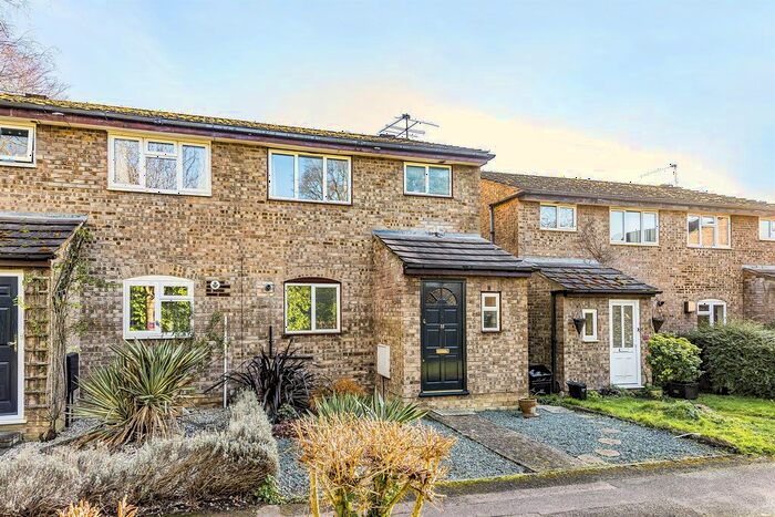 3 Bedroom Detached House To Rent In Medina Close, Wokingham, RG41