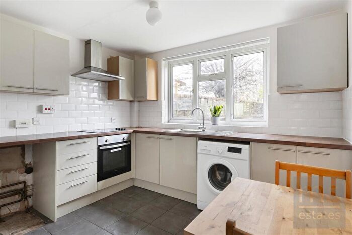 2 Bedroom Flat To Rent In £pppw Derby Road, Lenton, Nottingham, NG7