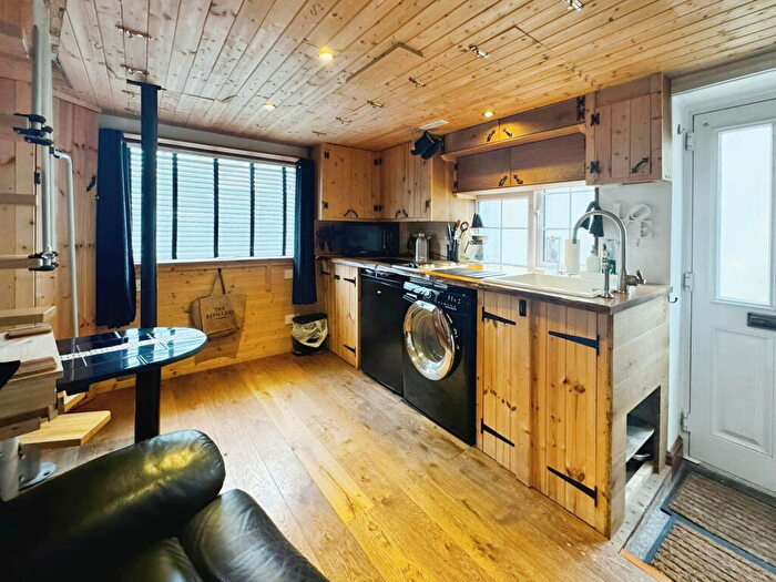 1 Bedroom Cottage To Rent In West Street, Aldbourne, Marlborough, SN8