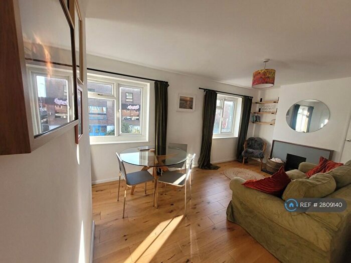 2 Bedroom Maisonette To Rent In South Street, Exeter, EX1