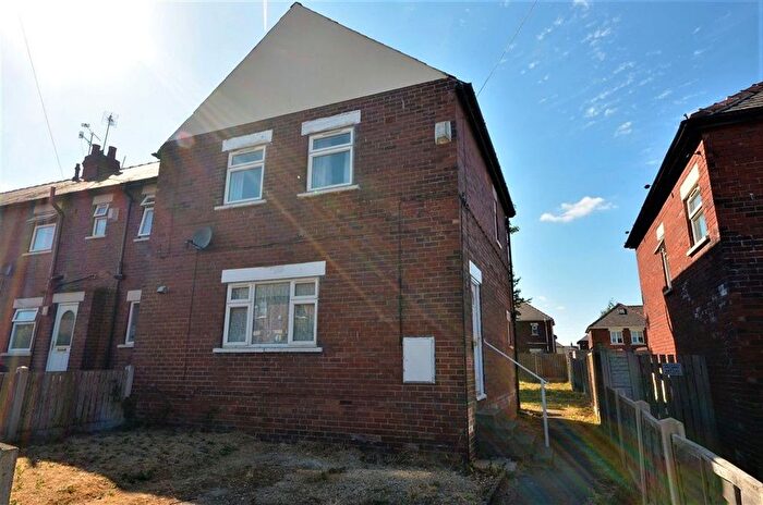 3 Bedroom Terraced House To Rent In Olivers Mount, Pontefract, WF8