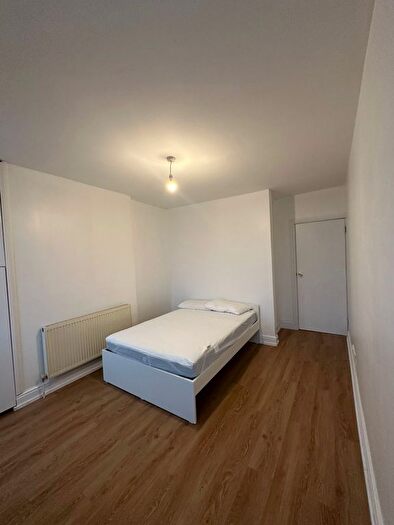 2 Bedroom Flat To Rent In Hoxton Street, London, N1