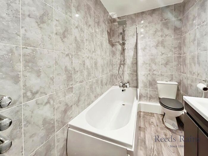 3 Bedroom Terraced House For Sale In Wharfedale Avenue, Hull, East Yorkshire, HU9