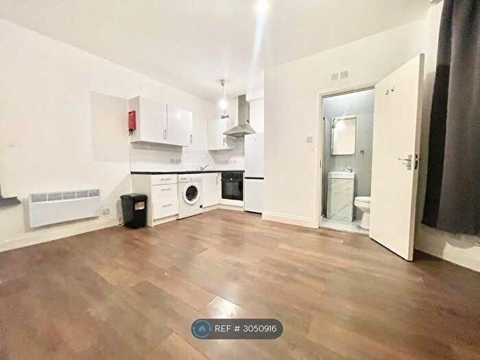 Studio To Rent In Baronet Road, London, N17