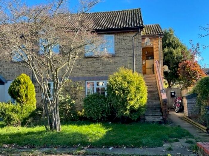 Studio To Rent In Lovatt Close, Carterton, Oxfordshire, OX18