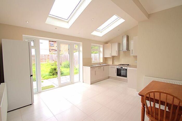 2 Bedroom Flat To Rent In Welldon Crescent, Harrow, HA1