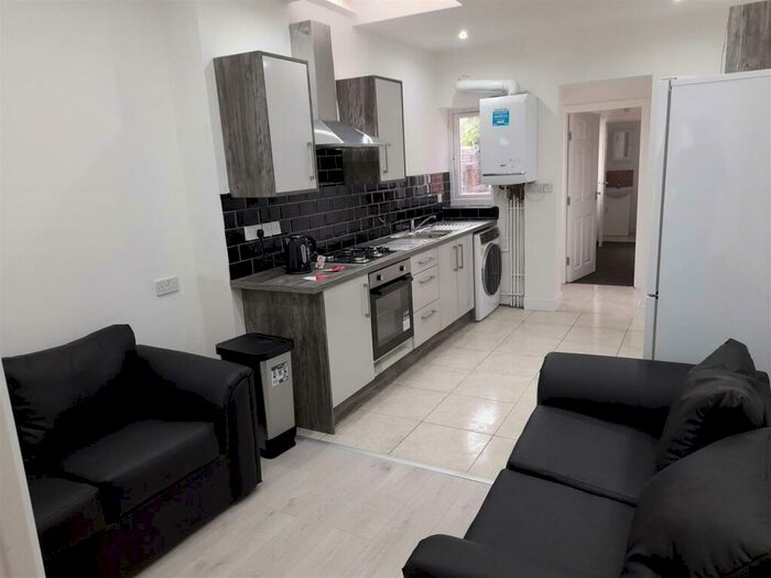 6 Bedroom Terraced House To Rent In Winnie Road, Selly Oak, Birmingham, B29