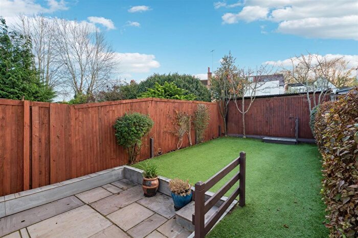 3 Bedroom Semi-Detached House For Sale In Aldenham Road, Radlett, WD7