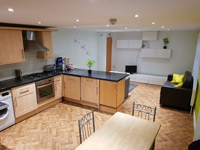 2 Bedroom Flat To Rent In Barberry Court Manbey Park Road London, E15