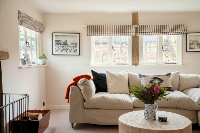 5 Bedroom Detached House For Sale In Thorpe Street, Aston Upthorpe, Oxfordshire, OX11