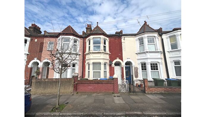 1 Bedroom Flat For Sale In First Floor Flat, Wernbrook Street, Plumstead, London, SE18