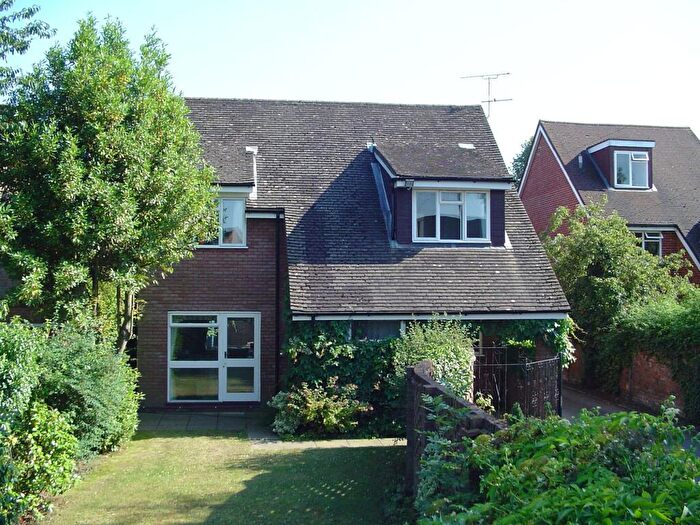 4 Bedroom Detached House To Rent In Shepherds Lane, Beaconsfield, HP9