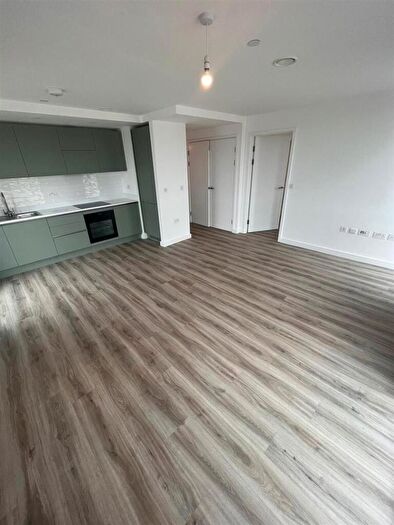 2 Bedroom Flat To Rent In Chevette Court, Luton, LU2
