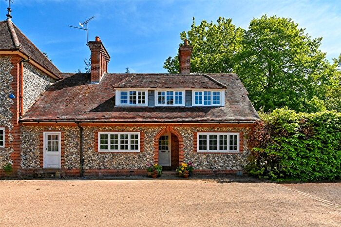 3 Bedroom Mews To Rent In Ipsden, Wallingford, Oxfordshire, OX10