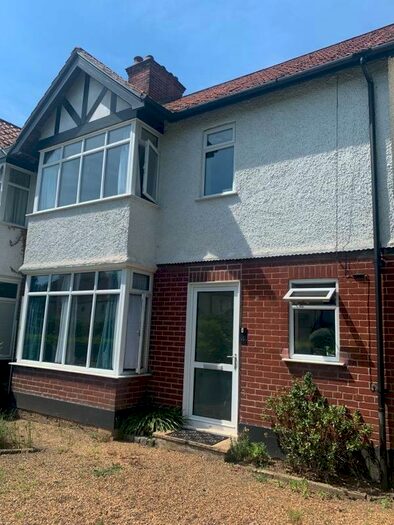 4 Bedroom Semi-Detached House To Rent In Corie Road, Norwich, NR4