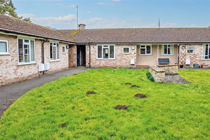 1 Bedroom Terraced Bungalow For Sale In Tile Court, Derry Hill, Calne, SN11