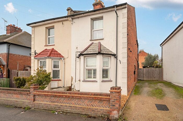 2 Bedroom Semi Detached House For Sale In Lower Farnham Road, Aldershot, Hampshire, GU12